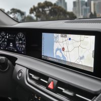 Écrans panoramiques du tableau de bord du Kia Seltos 2025 restylé | Kia Instrumentation numérique et écran de navigation du Kia Seltos 2025