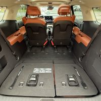 2025 Kia Carnival SX+ HEV | Photo: Matt St-Pierre