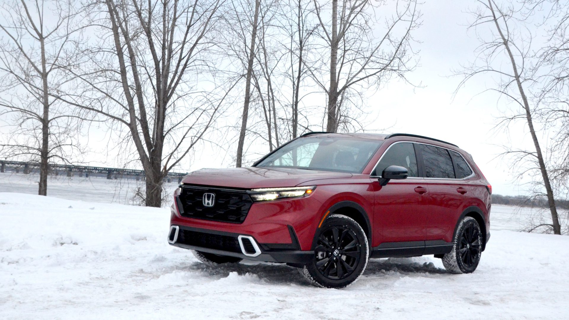 Honda CR-V Touring Hybride 2023 Photo : Vincent Aubé