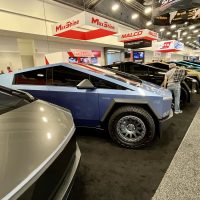 Tesla Cybertruck au salon SEMA 2024 | Photo: Germain Goyer Tesla Cybertruck au salon SEMA 2024 | Photo: Germain Goyer