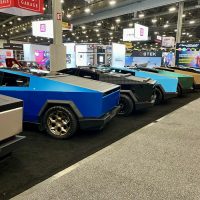 Tesla Cybertruck au salon SEMA 2024 | Photo: Benoit Lavigne Tesla Cybertruck au salon SEMA 2024 | Photo: Benoit Lavigne