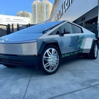 Tesla Cybertruck au salon SEMA 2024 | Photo: Benoit Lavigne Tesla Cybertruck au salon SEMA 2024 | Photo: Benoit Lavigne