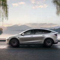 Tesla Model Y L 2027 | Tesla Canada