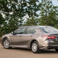 Toyota Camry 2019 vue 3/4 arrière | Toyota Canada