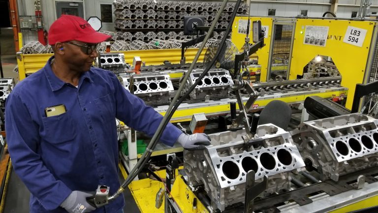 GM investira 918 millions pour produire de nouveaux moteurs V8 et des pièces de VÉ