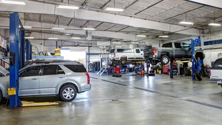 Donald Trump rencontre des dirigeants de l&rsquo;automobile et des associations de concessionnaires alors que le projet de loi sur le droit à la réparation avance au Congrès