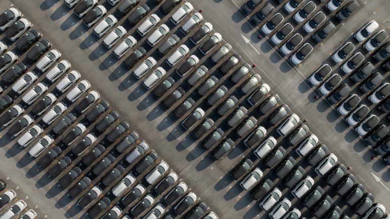 Les ventes de véhicules aux États-Unis devraient stagner à environ 1 million d&rsquo;unités de moins qu&rsquo;avant la pandémie en raison de l&rsquo;inflation et du prix du carburant