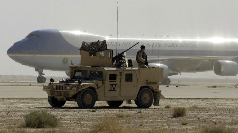 Production militaire : Ford et GM reçoivent un appel du Pentagone