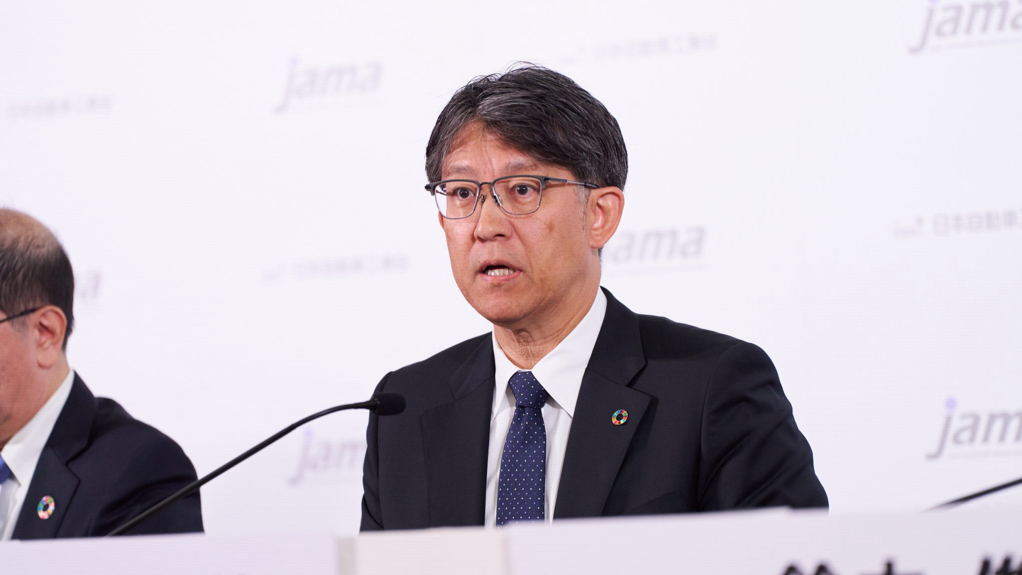 Koji Sato, président de la JAMA, en conférence de presse