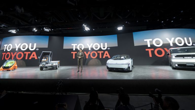 Toyota présente un aperçu de la prochaine génération de Corolla au Salon de la Mobilité du Japon 2025
