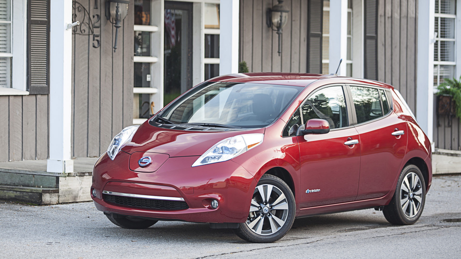 The 2014 Nissan LEAF is available in three trim levels: LEAF S, SV and SL, along with option packages offering advanced systems such as Around View® Monitor and 7-speaker Bose® audio. Enhancements for 2014 include the addition of the RearView Monitor as standard equipment on all models (previously part of the Charge Package) and one new exterior color – Gun Metallic (seven total available colors).