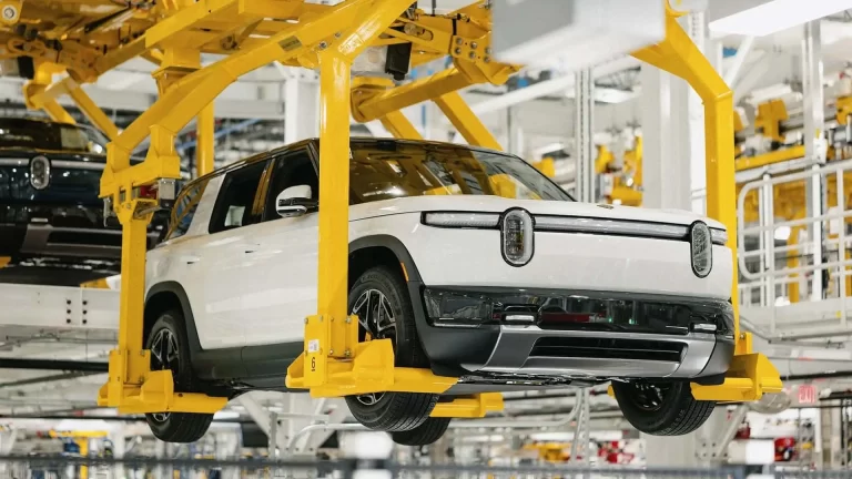 La production du Rivian R2 a été lancée