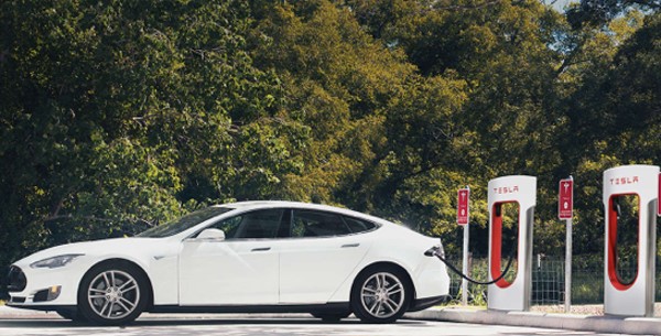Les Superchargeurs ne seront pas gratuits pour les Tesla Model 3