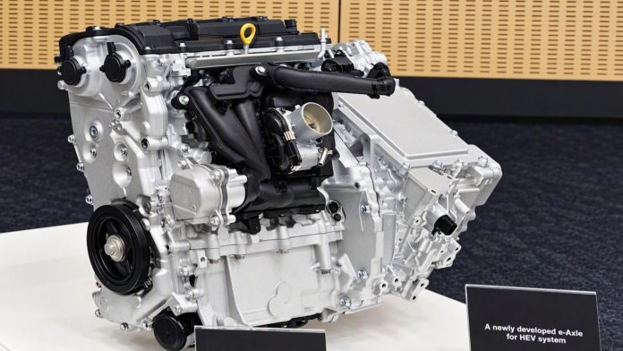 Moteur hybride de 1,5 litre de nouvelle génération de Toyota Nouveau moteur 4 cylindres en ligne de 1,5 litre de Toyota présenté avec un nouvel essieu électrique pour son système hybride